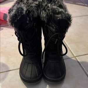 Dream Pairs Kid’s Black Fur-Lined Winter Boots
